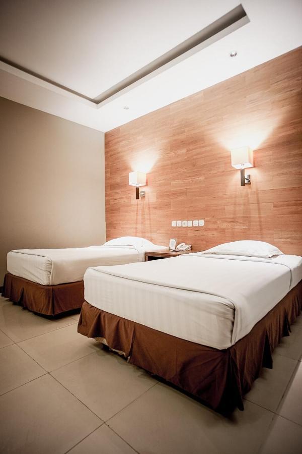 Hotel Asri Plaza Asia Tasikmalaya Exterior foto